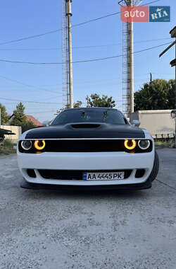 Купе Dodge Challenger 2016 в 