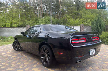 Купе Dodge Challenger 2018 в 