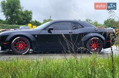 Купе Dodge Challenger 2018 в 