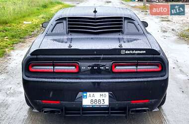 Купе Dodge Challenger 2018 в 