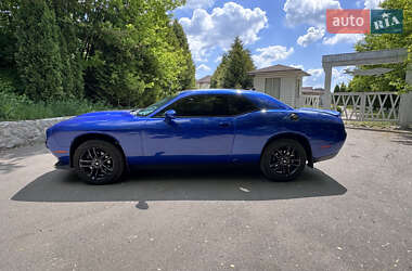 Купе Dodge Challenger 2019 в 