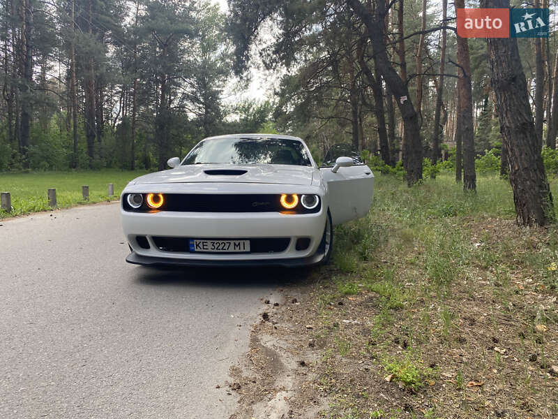 Купе Dodge Challenger 2018 в Новомосковську