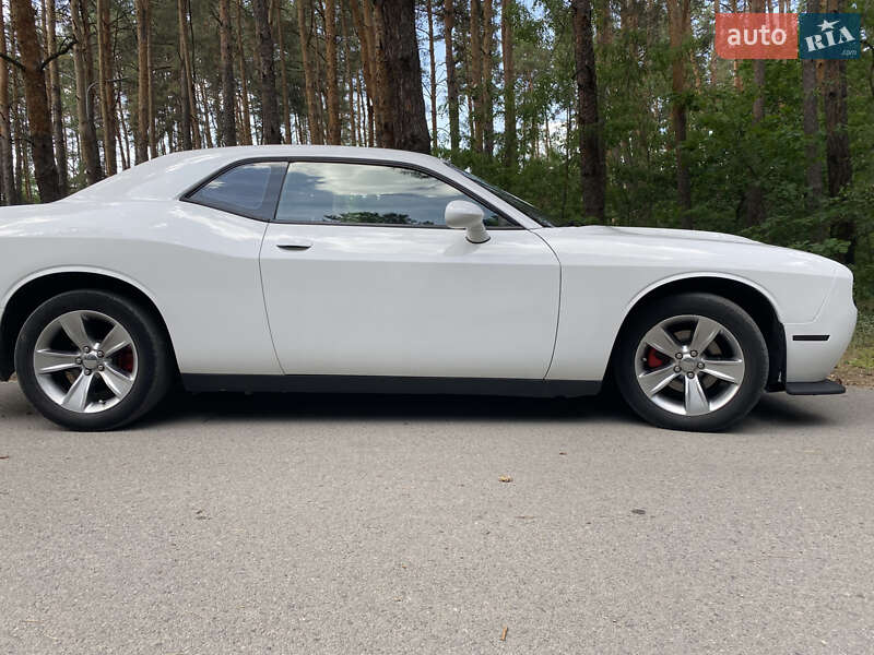 Купе Dodge Challenger 2018 в Новомосковську
