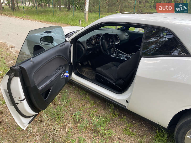 Купе Dodge Challenger 2018 в Новомосковську