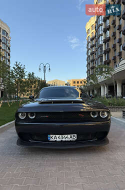 Купе Dodge Challenger 2017 в 
