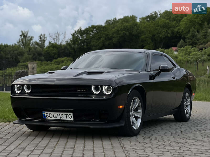 Купе Dodge Challenger 2017 в Львові