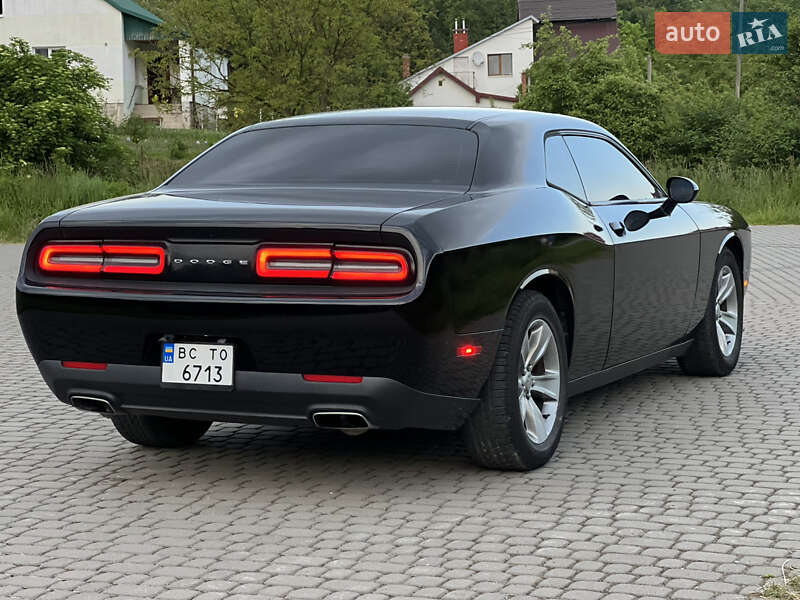 Купе Dodge Challenger 2017 в Львові