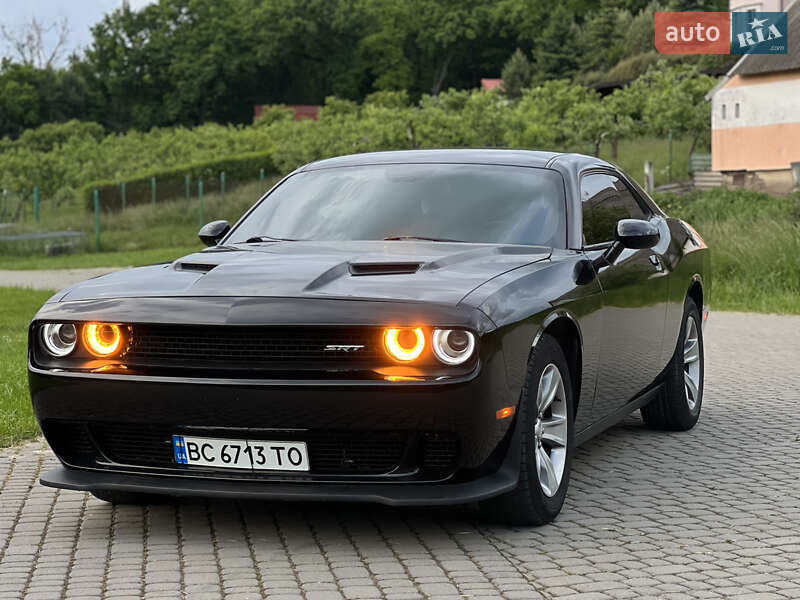 Купе Dodge Challenger 2017 в Львові