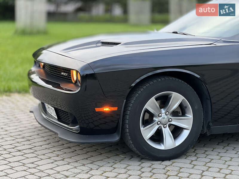 Купе Dodge Challenger 2017 в Львові