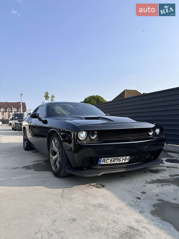 Купе Dodge Challenger 2015 в Луцке