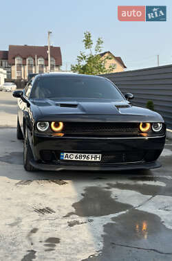 Купе Dodge Challenger 2015 в Луцьку
