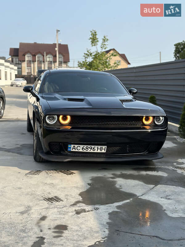 Купе Dodge Challenger 2015 в Луцке