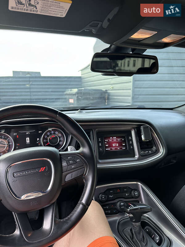 Купе Dodge Challenger 2015 в Луцке