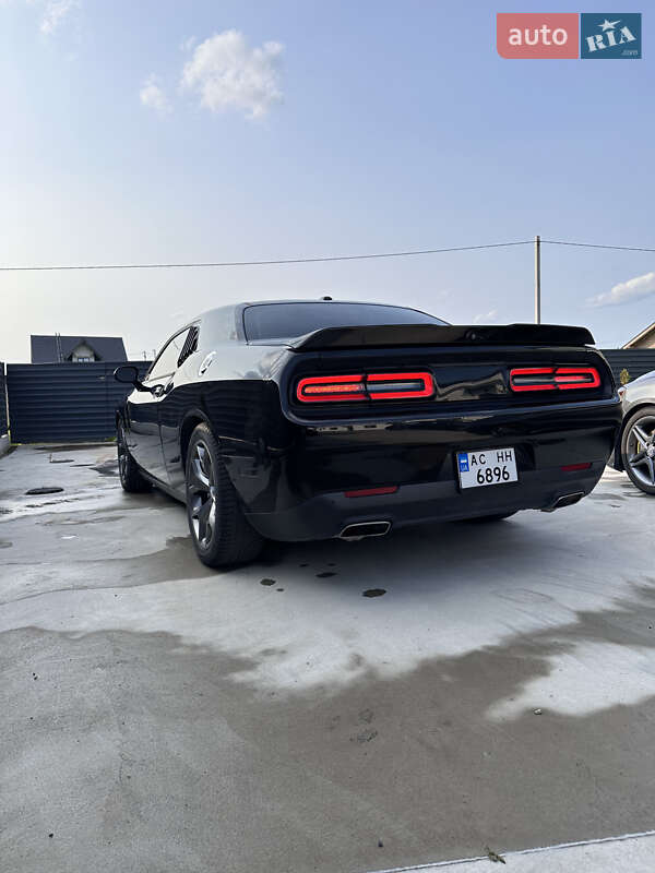Купе Dodge Challenger 2015 в Луцьку