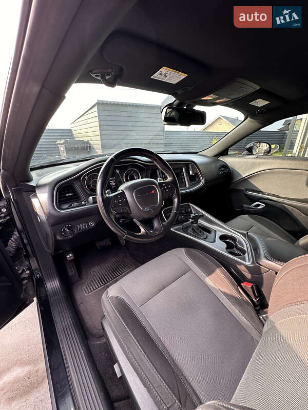 Купе Dodge Challenger 2015 в Луцке