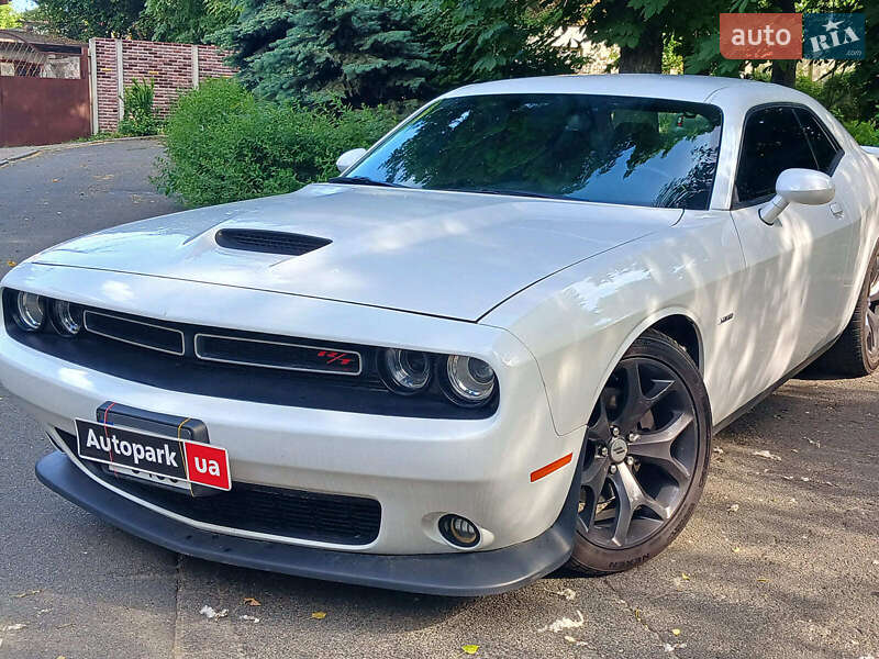 Купе Dodge Challenger 2019 в 