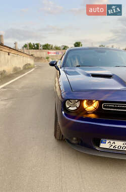 Купе Dodge Challenger 2016 в Києві