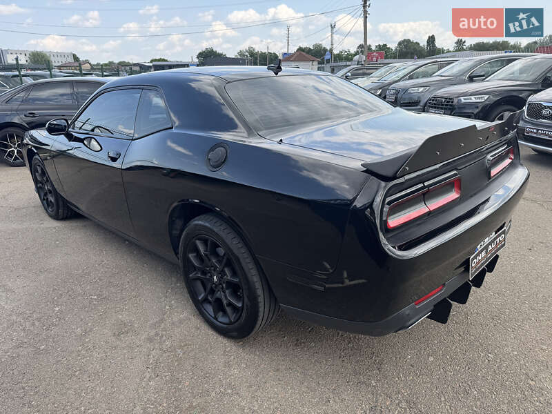 Купе Dodge Challenger 2017 в Киеве