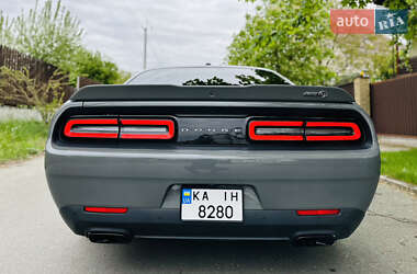 Купе Dodge Challenger 2019 в 