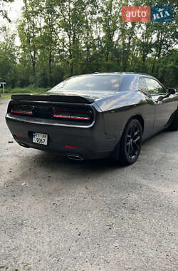 Купе Dodge Challenger 2020 в 