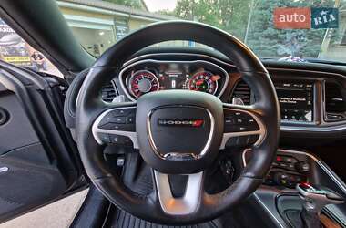 Купе Dodge Challenger 2017 в 