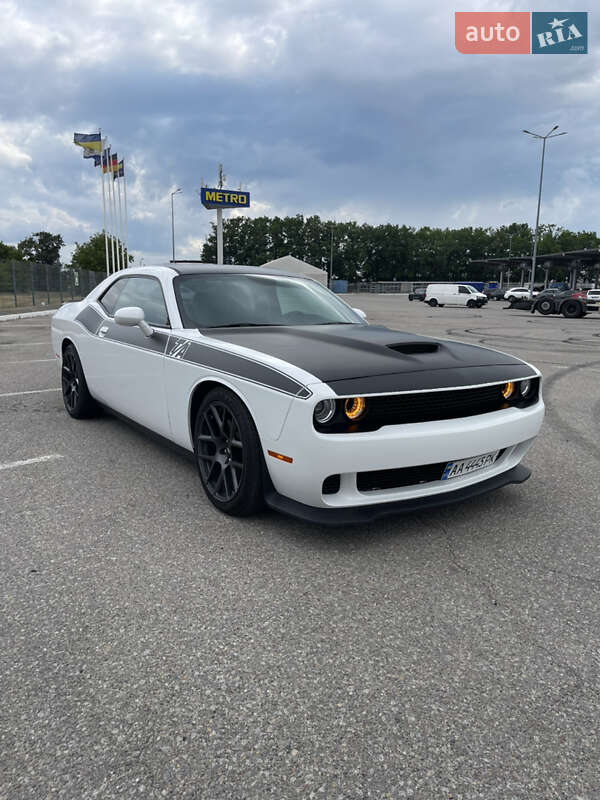Купе Dodge Challenger 2016 в Днепре