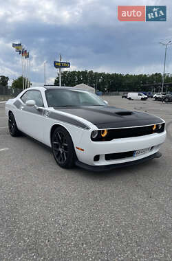 Купе Dodge Challenger 2016 в 