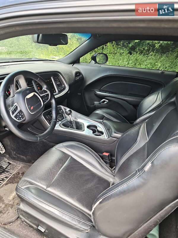 Купе Dodge Challenger 2014 в Киеве фото 6 Купе Dodge Challenger 2014 в Киеве