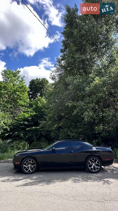 Купе Dodge Challenger 2014 в Киеве фото 8 Купе Dodge Challenger 2014 в Киеве