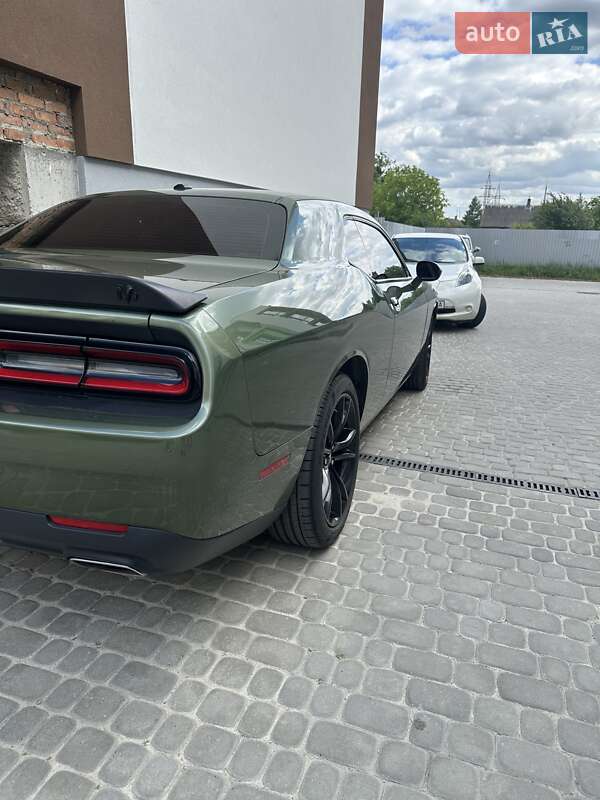 Купе Dodge Challenger 2018 в Львове