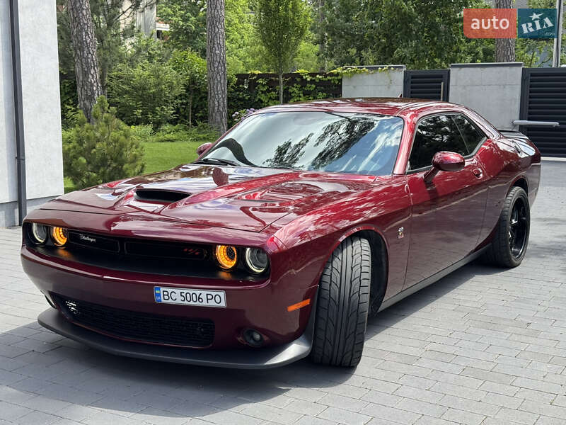 Купе Dodge Challenger 2019 в Львове