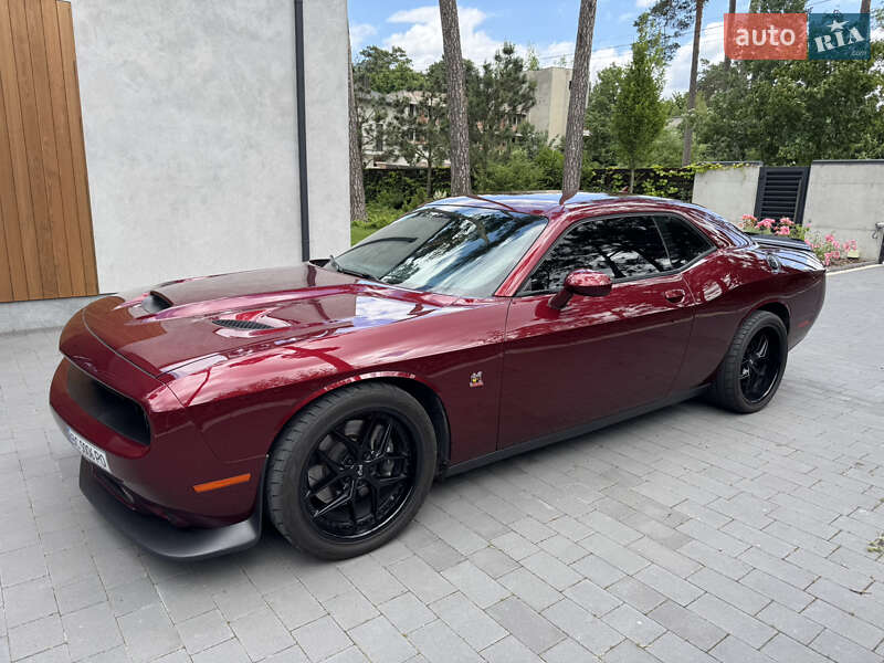 Купе Dodge Challenger 2019 в Львове