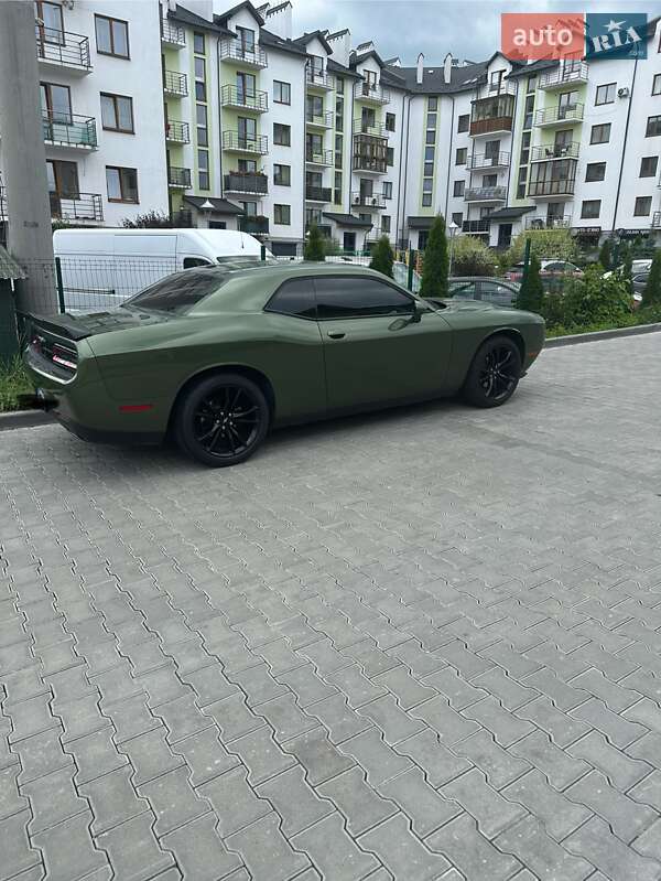 Купе Dodge Challenger 2018 в Львове