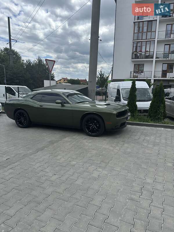 Купе Dodge Challenger 2018 в Львове