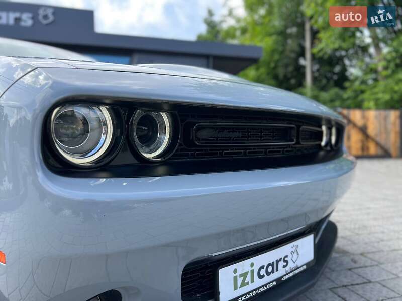 Купе Dodge Challenger 2021 в Львове