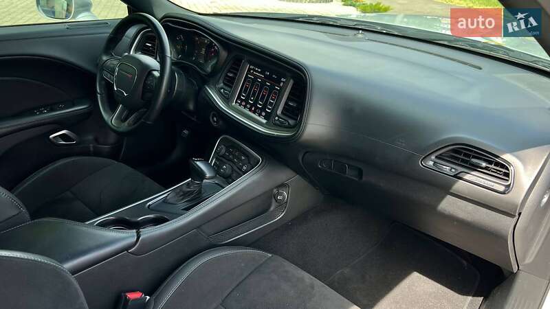 Купе Dodge Challenger 2021 в Львове