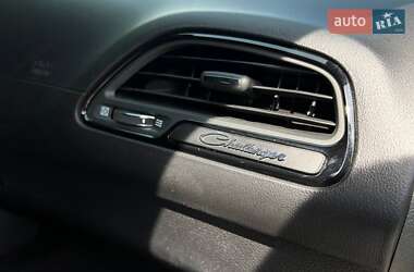 Купе Dodge Challenger 2021 в 