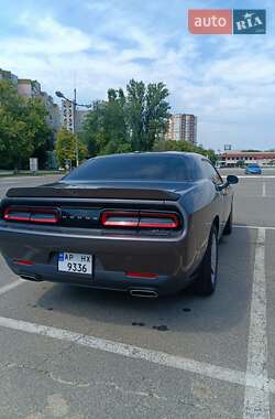 Купе Dodge Challenger 2018 в 