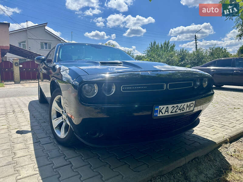 Купе Dodge Challenger 2016 в 