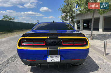 Купе Dodge Challenger 2022 в 