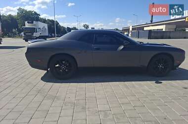 Купе Dodge Challenger 2017 в 