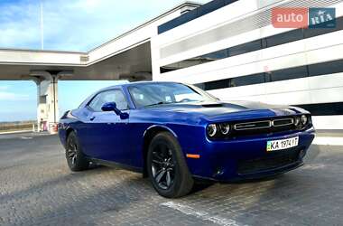Купе Dodge Challenger 2019 в Умані