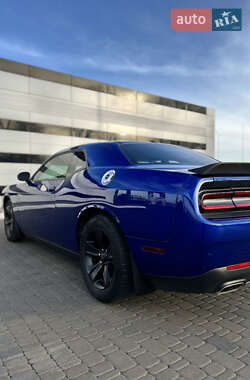 Купе Dodge Challenger 2019 в 