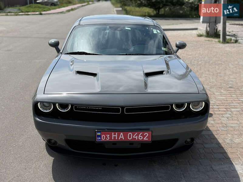 Купе Dodge Challenger 2017 в Киеве