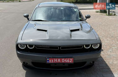 Купе Dodge Challenger 2017 в 