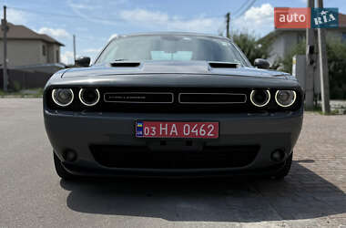 Купе Dodge Challenger 2017 в 