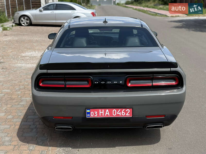 Купе Dodge Challenger 2017 в Киеве
