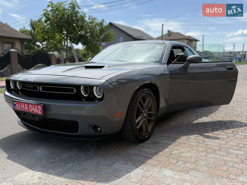 Купе Dodge Challenger 2017 в Киеве