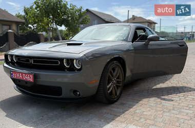 Купе Dodge Challenger 2017 в 
