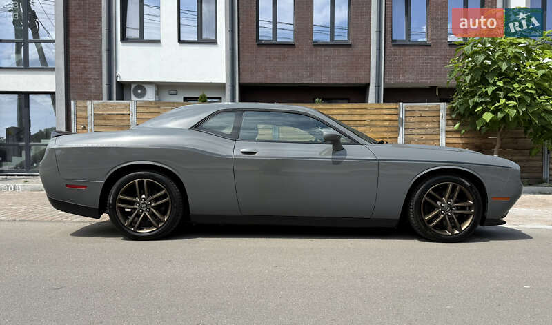 Купе Dodge Challenger 2017 в Киеве
